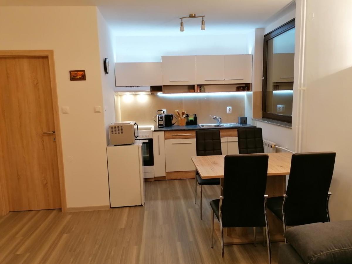 Apartma Kuhar كْرانْيِسكا غورا المظهر الخارجي الصورة
